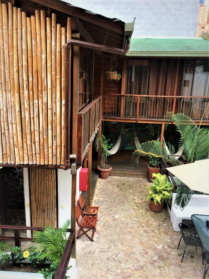Casa Kiwi Hostel Medellín Exteriör bild