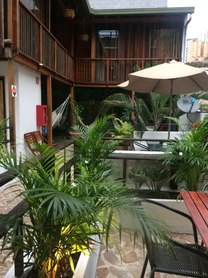 Casa Kiwi Hostel Medellín Exteriör bild